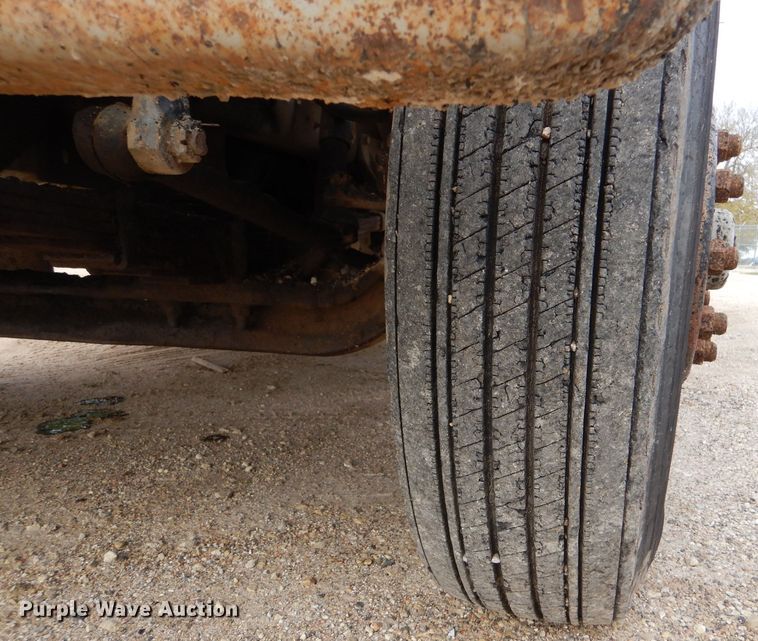 image for item IV9819 1986 International 1754  dump truck