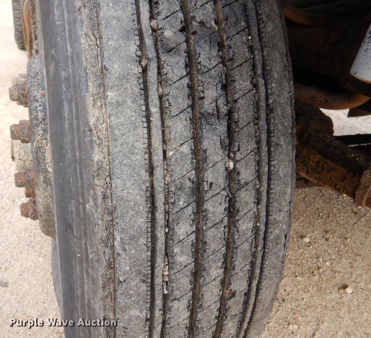 image for item IV9819 1986 International 1754  dump truck