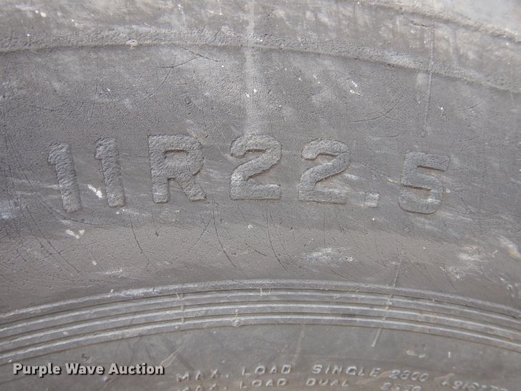 image for item IV9819 1986 International 1754  dump truck