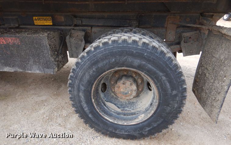 image for item IV9819 1986 International 1754  dump truck