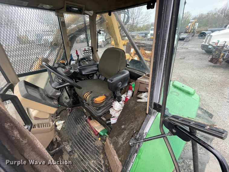 image for item IX9537 John Deere 7210  tractor