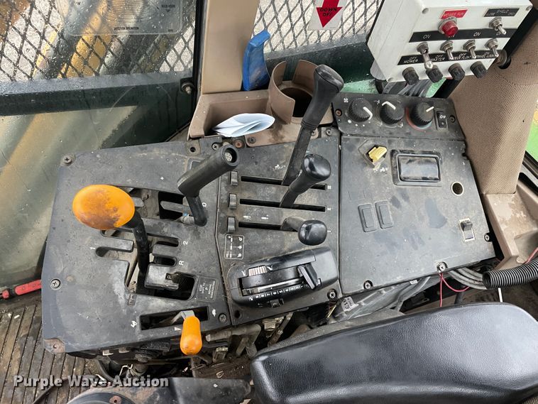 image for item IX9537 John Deere 7210  tractor