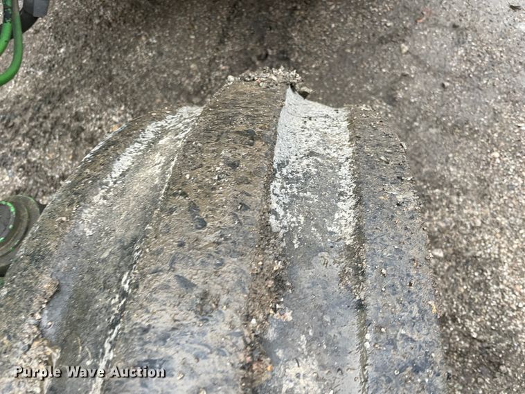 image for item IX9537 John Deere 7210  tractor