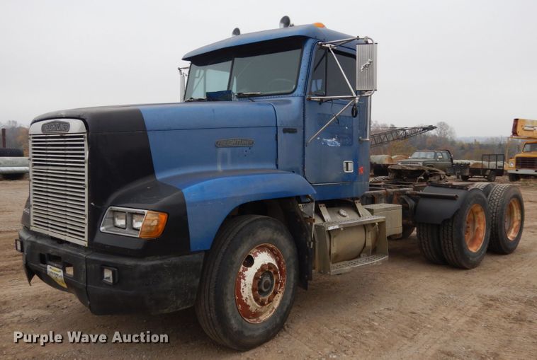 image for item JI9351 1989 Freightliner FLD 120  semi truck