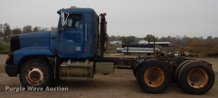 image for item JI9351 1989 Freightliner FLD 120  semi truck