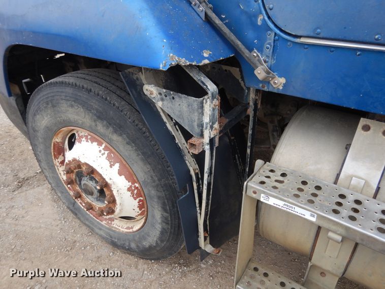 image for item JI9351 1989 Freightliner FLD 120  semi truck