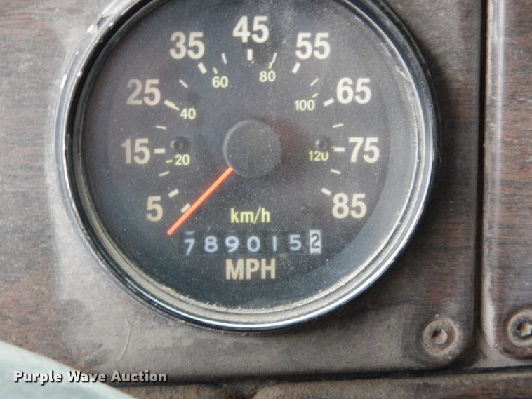 image for item JI9351 1989 Freightliner FLD 120  semi truck