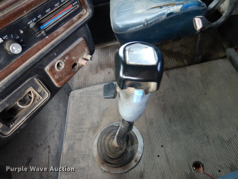 image for item JI9351 1989 Freightliner FLD 120  semi truck