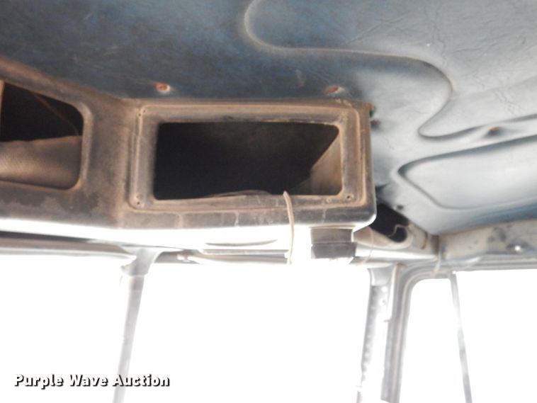 image for item JI9351 1989 Freightliner FLD 120  semi truck