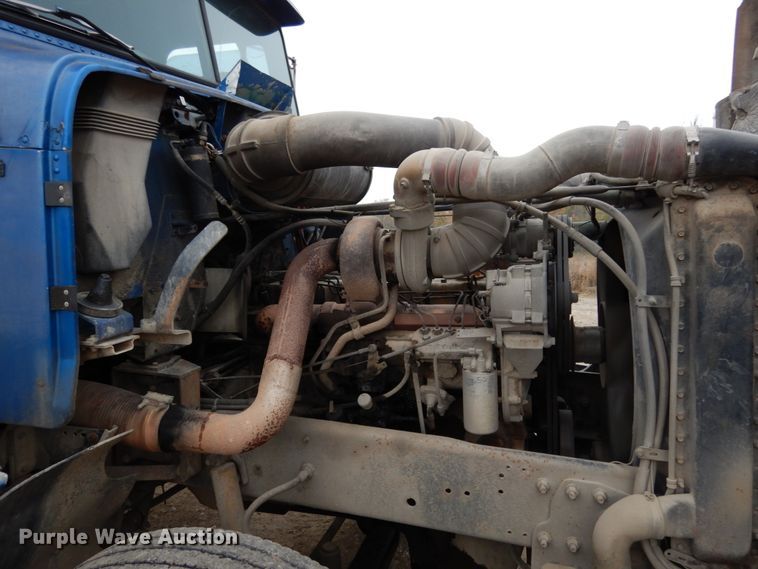 image for item JI9351 1989 Freightliner FLD 120  semi truck