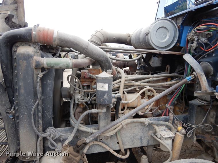 image for item JI9351 1989 Freightliner FLD 120  semi truck