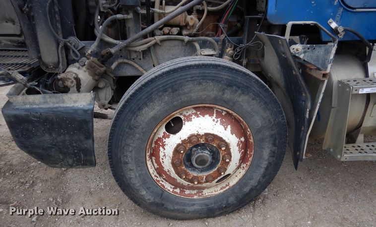 image for item JI9351 1989 Freightliner FLD 120  semi truck