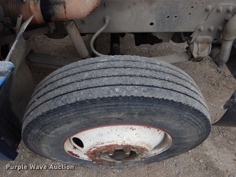 image for item JI9351 1989 Freightliner FLD 120  semi truck