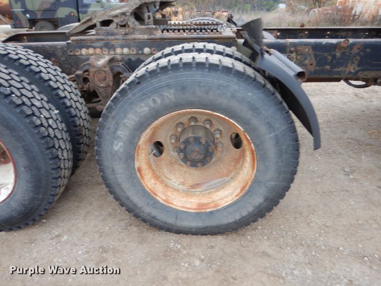 image for item JI9351 1989 Freightliner FLD 120  semi truck