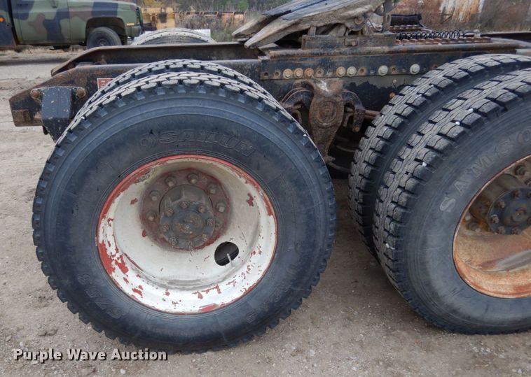 image for item JI9351 1989 Freightliner FLD 120  semi truck