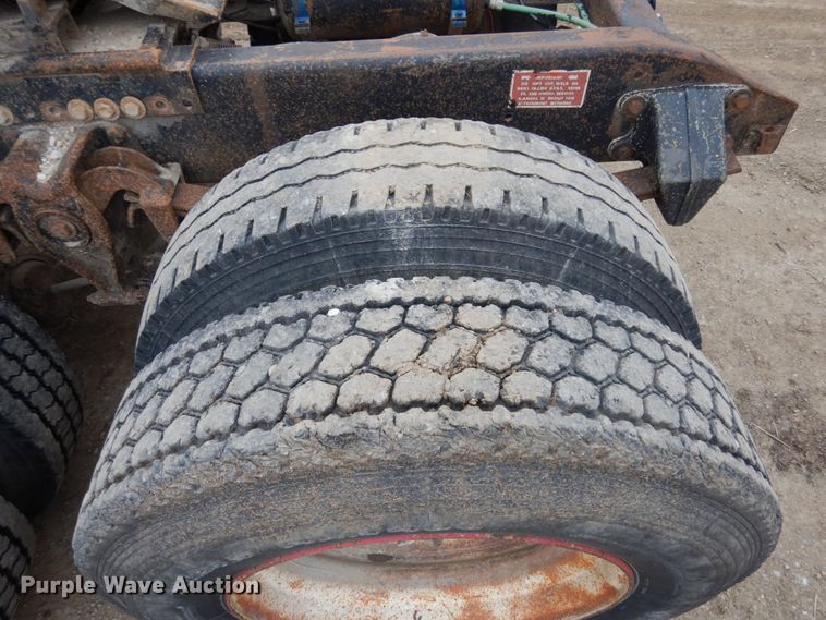 image for item JI9351 1989 Freightliner FLD 120  semi truck