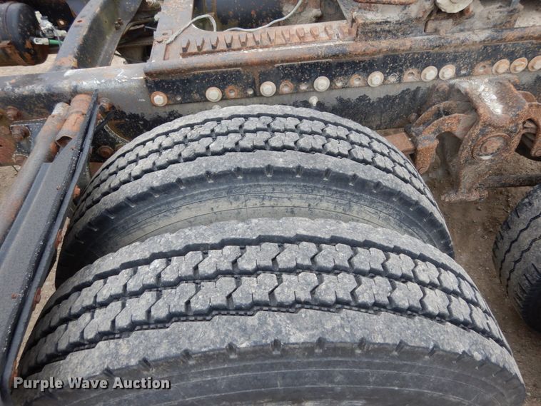 image for item JI9351 1989 Freightliner FLD 120  semi truck