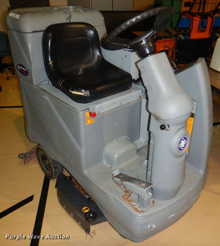 image for item JS9234 Advance Advenger  floor scrubber