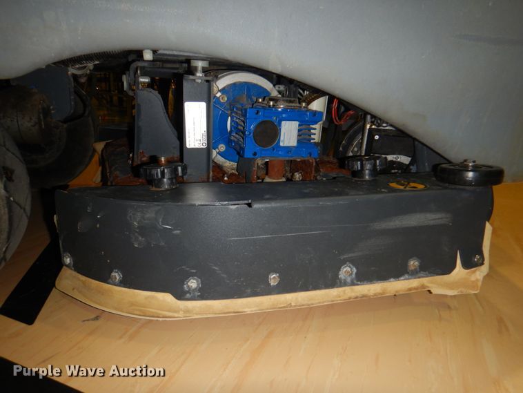 image for item JS9234 Advance Advenger  floor scrubber