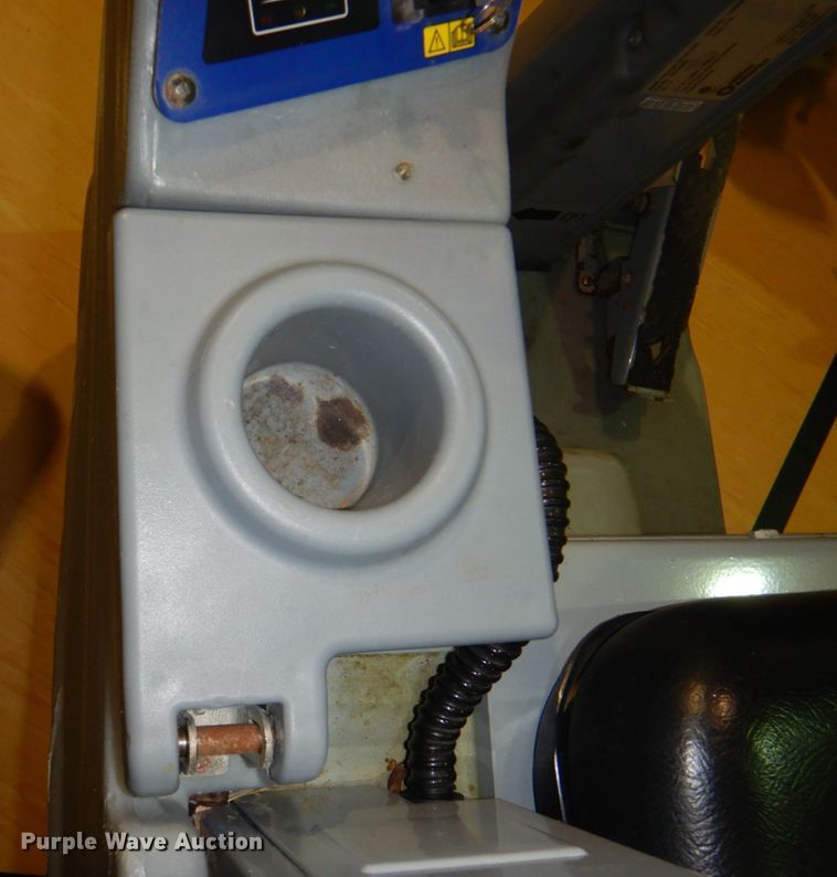 image for item JS9234 Advance Advenger  floor scrubber