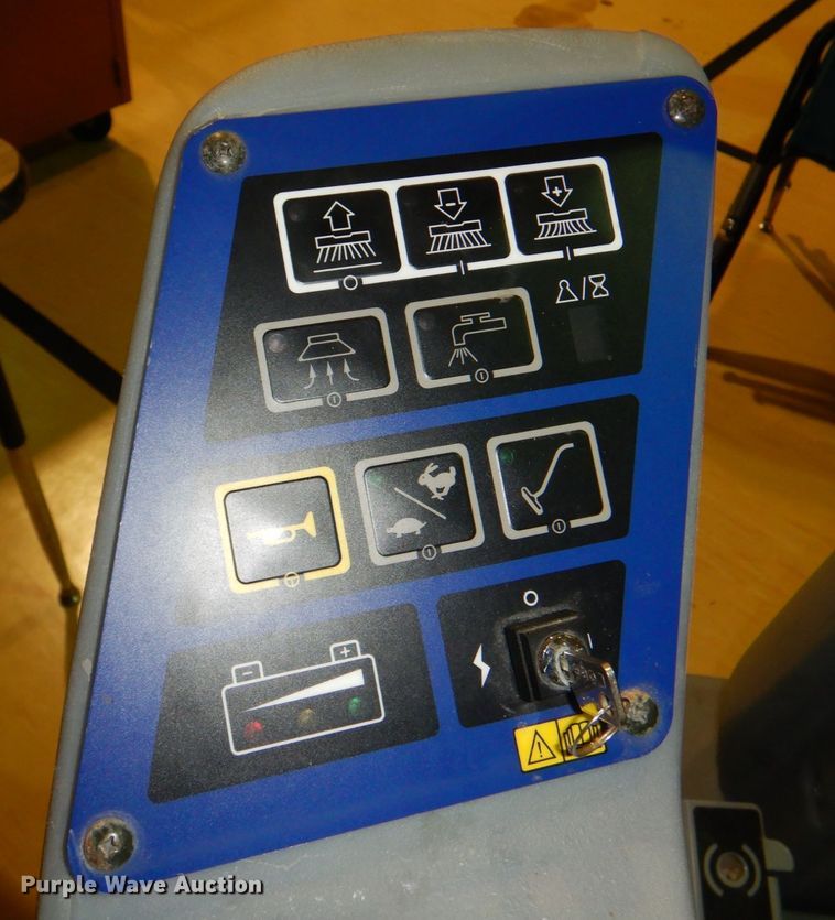 image for item JS9234 Advance Advenger  floor scrubber