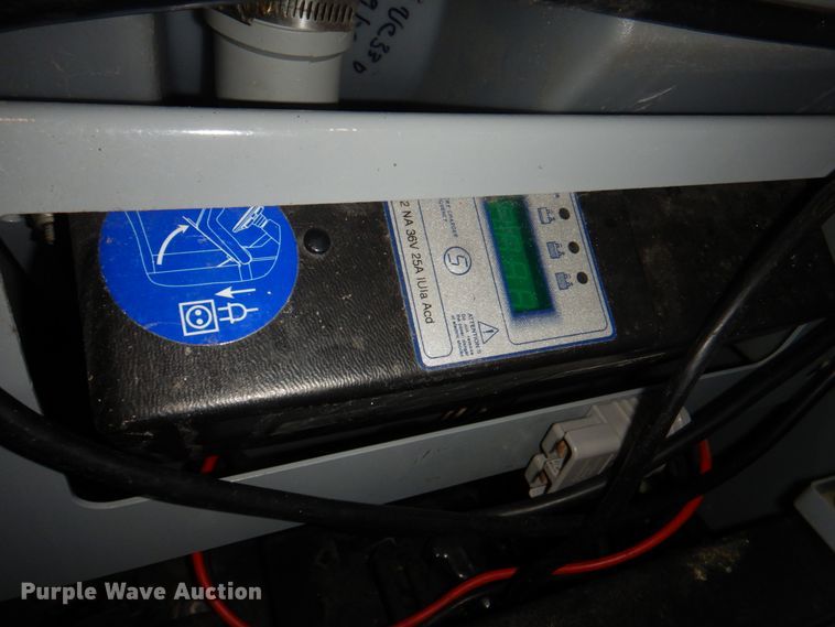 image for item JS9234 Advance Advenger  floor scrubber