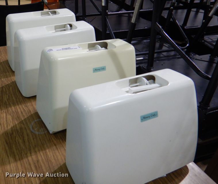 image for item JS9240 (5) Memory craft sewing machines