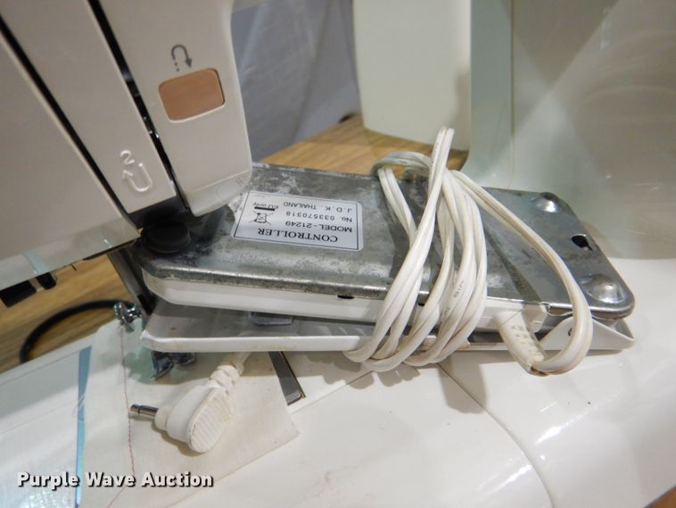 image for item JS9240 (5) Memory craft sewing machines