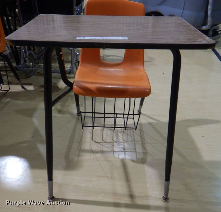 image for item JS9241 (19) desks with chairs