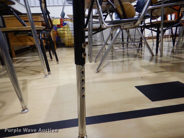 image for item JS9253 Approximately 7 tables