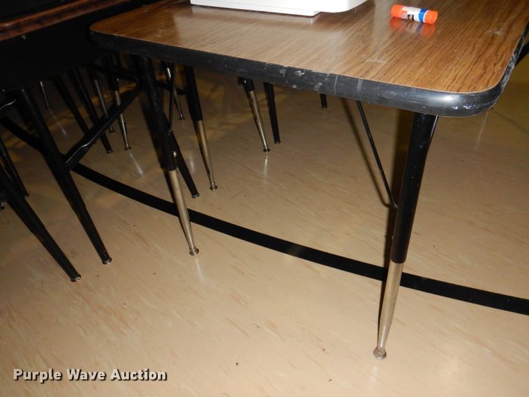 image for item JS9253 Approximately 7 tables