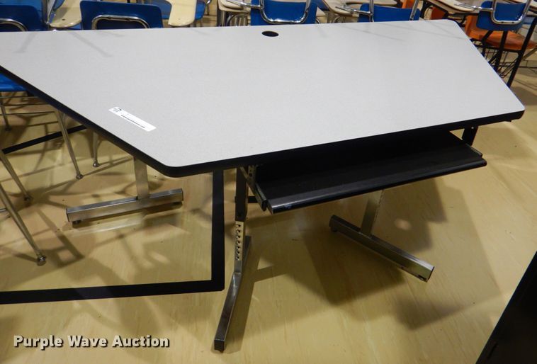 image for item JS9253 Approximately 7 tables