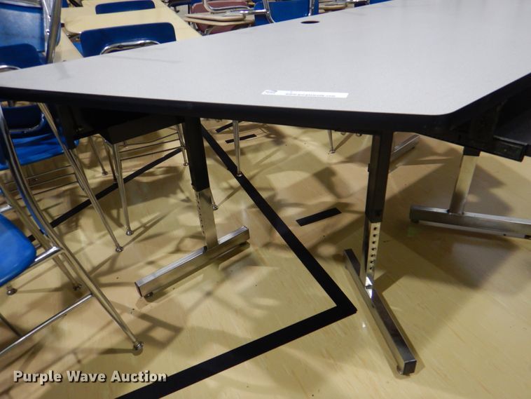 image for item JS9253 Approximately 7 tables