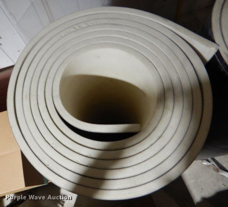 image for item JS9282 (3) wrestling mats