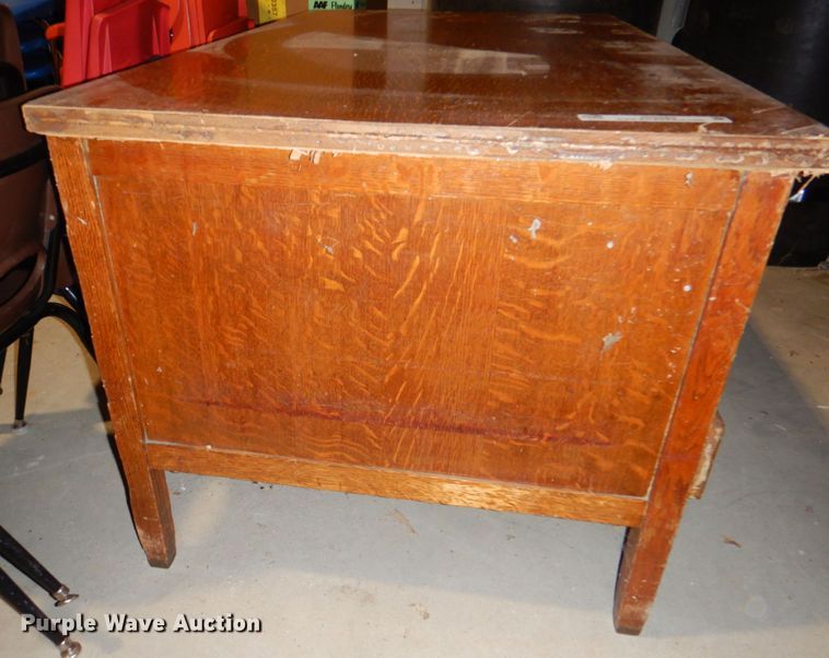 image for item JS9283 (3) desks