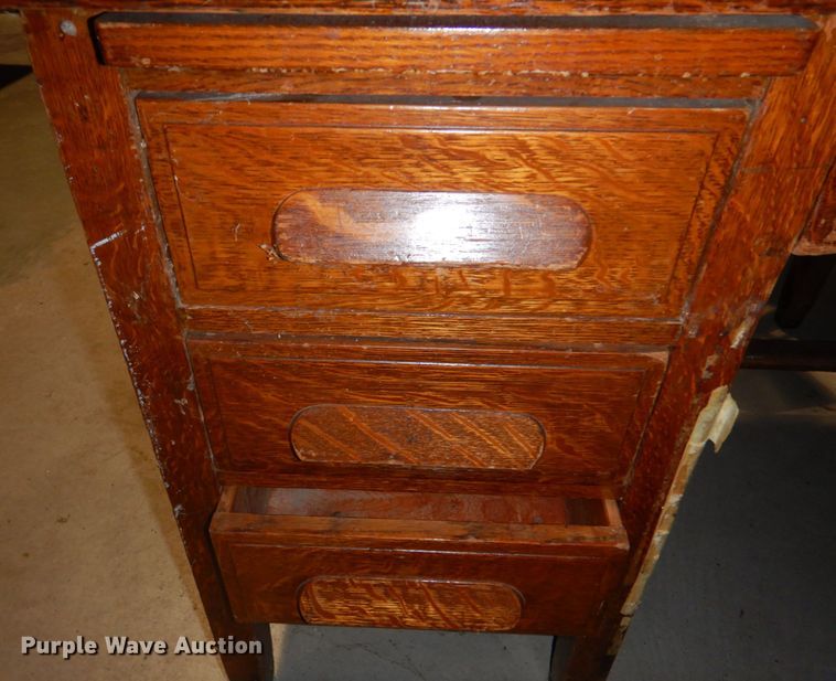 image for item JS9283 (3) desks