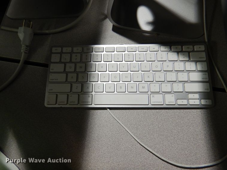 image for item JS9291 (84) computers