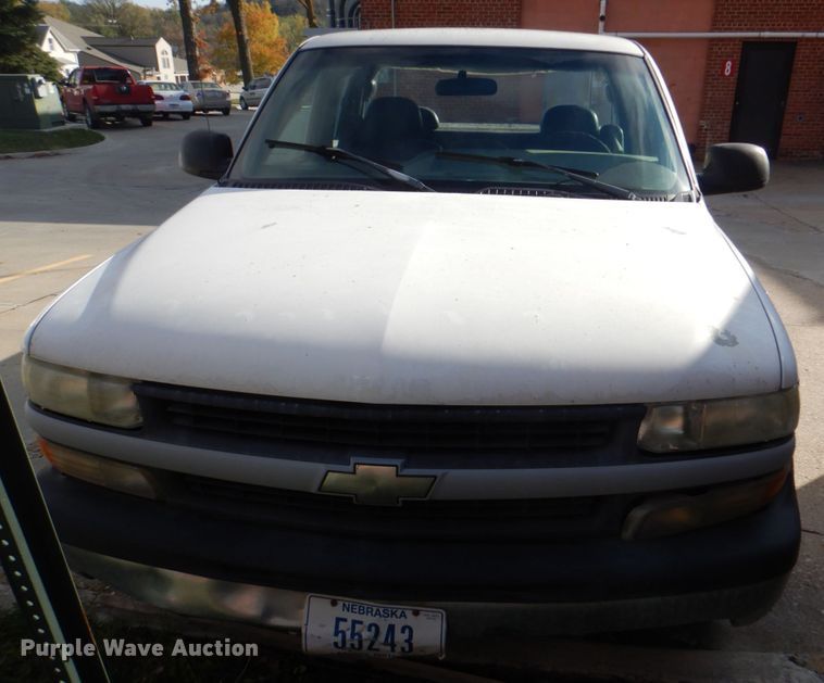 image for item JS9295 2000 Chevrolet Silverado 1500  Ext. Cab pickup truck