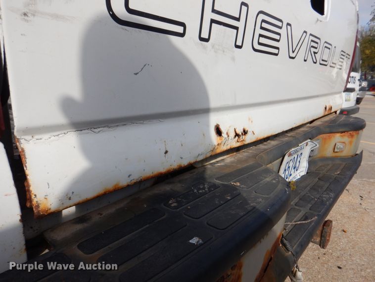 image for item JS9295 2000 Chevrolet Silverado 1500  Ext. Cab pickup truck