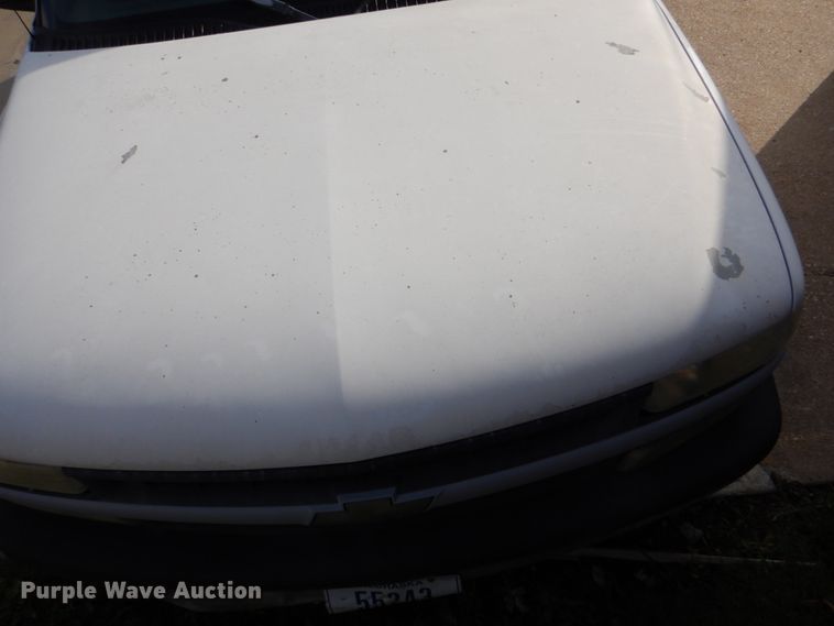 image for item JS9295 2000 Chevrolet Silverado 1500  Ext. Cab pickup truck