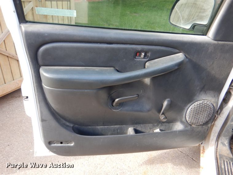 image for item JS9295 2000 Chevrolet Silverado 1500  Ext. Cab pickup truck