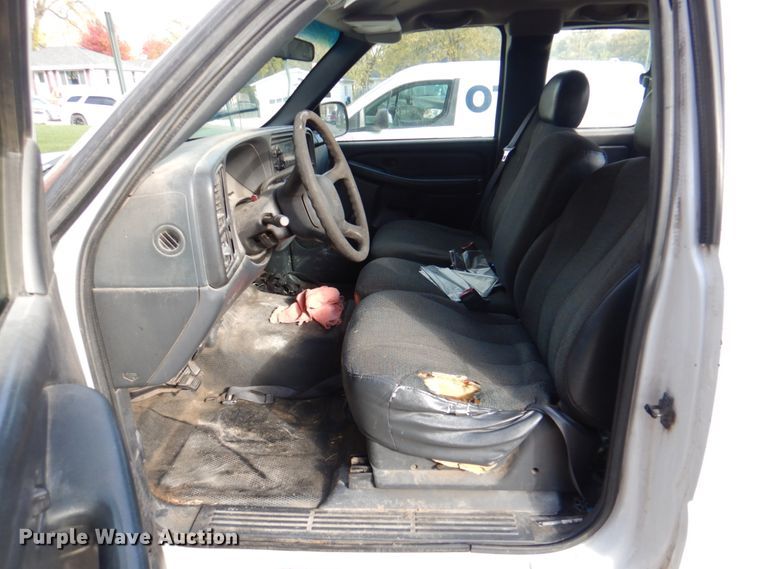 image for item JS9295 2000 Chevrolet Silverado 1500  Ext. Cab pickup truck