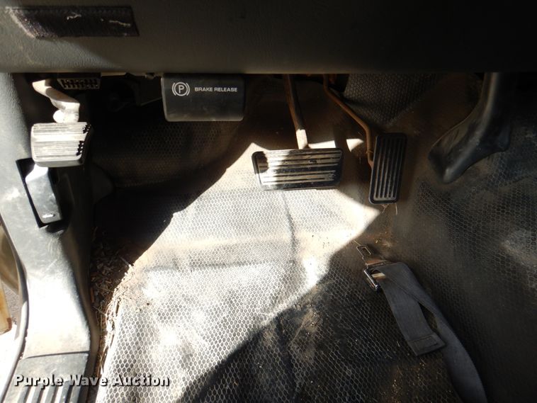 image for item JS9295 2000 Chevrolet Silverado 1500  Ext. Cab pickup truck