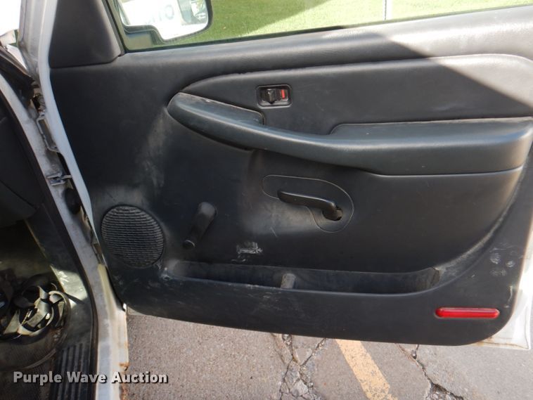 image for item JS9295 2000 Chevrolet Silverado 1500  Ext. Cab pickup truck