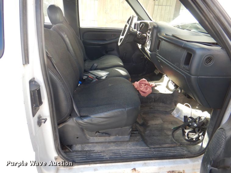 image for item JS9295 2000 Chevrolet Silverado 1500  Ext. Cab pickup truck