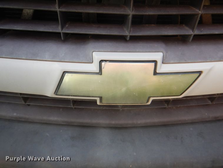 image for item JS9295 2000 Chevrolet Silverado 1500  Ext. Cab pickup truck