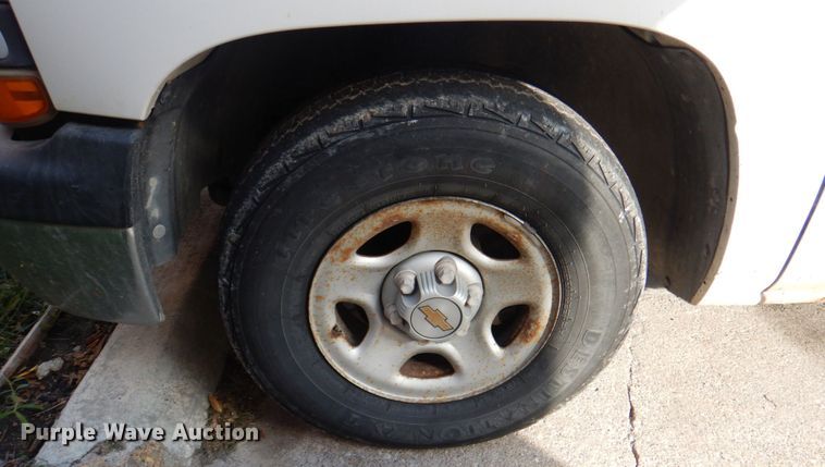 image for item JS9295 2000 Chevrolet Silverado 1500  Ext. Cab pickup truck