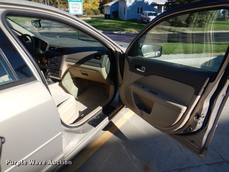 image for item JS9297 2007 Ford Fusion SE