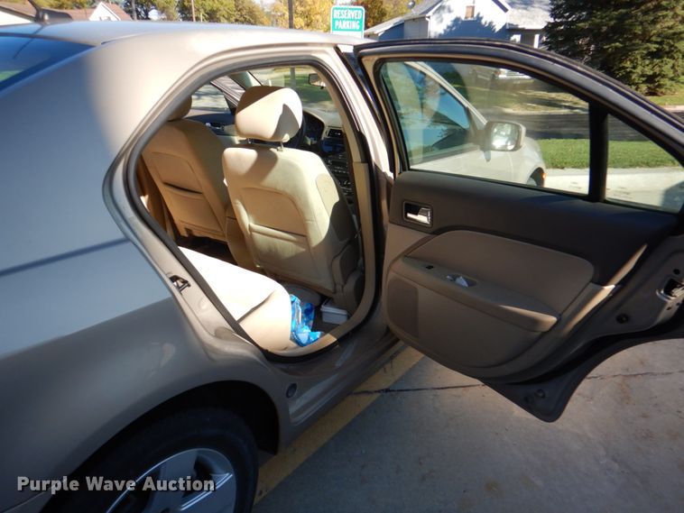 image for item JS9297 2007 Ford Fusion SE