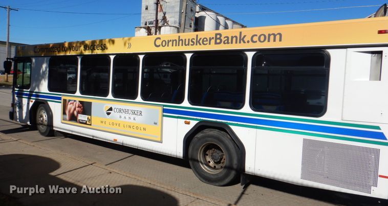 image for item JS9299 2004 Gillig G29B102N4  transit bus